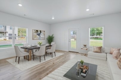 Building Photo - 547 W Pickens Rd