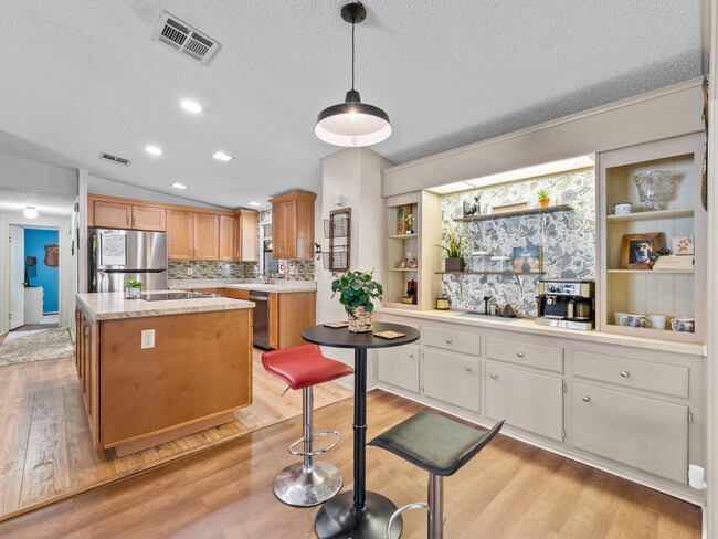 Building Photo - 2855 SW Monarch Trail