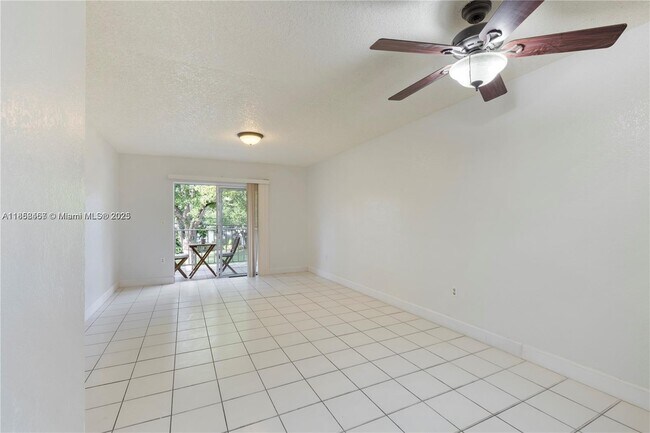 Building Photo - 6530 Lake Patricia Dr