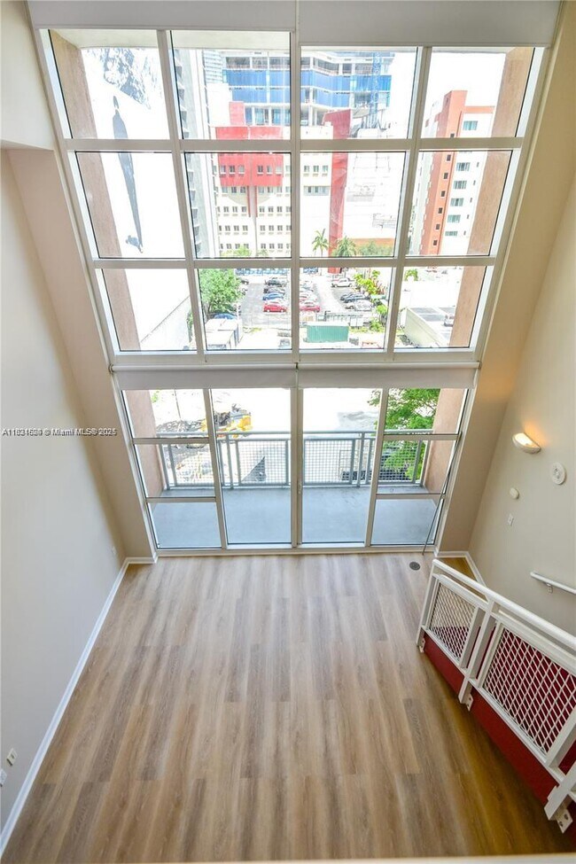 Primary Photo - 244 Biscayne Blvd