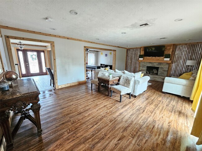 Building Photo - 17911 Beaver Creek Dr