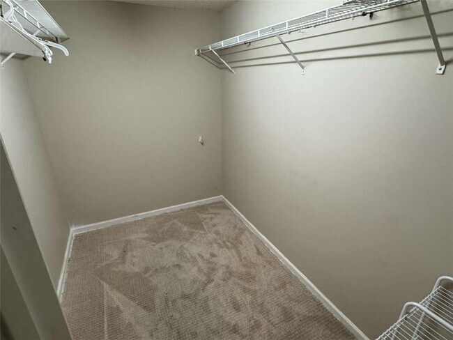 Building Photo - 875 Eagle Creek Dr NW