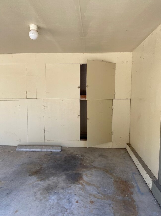 Building Photo - Beautiful upgraded condo in Thousand Oaks!