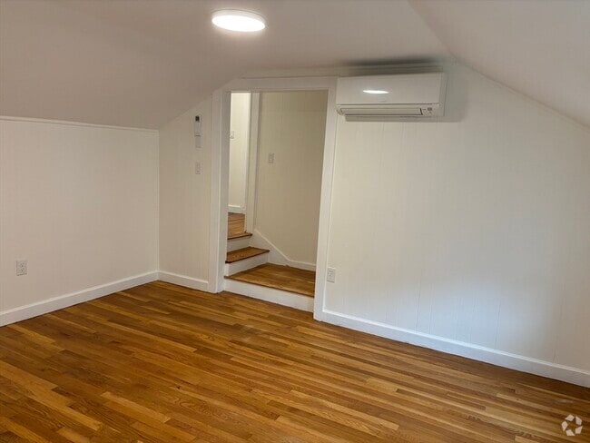 Building Photo - 79 Pleasant St