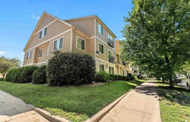 Building Photo - 901 Kearney St