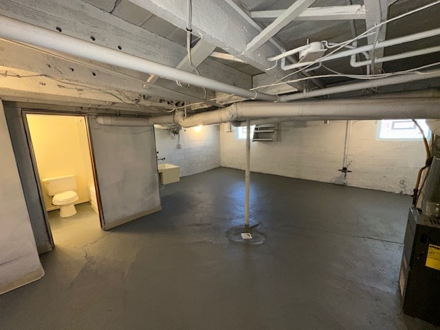Building Photo - 2454 Azelda St