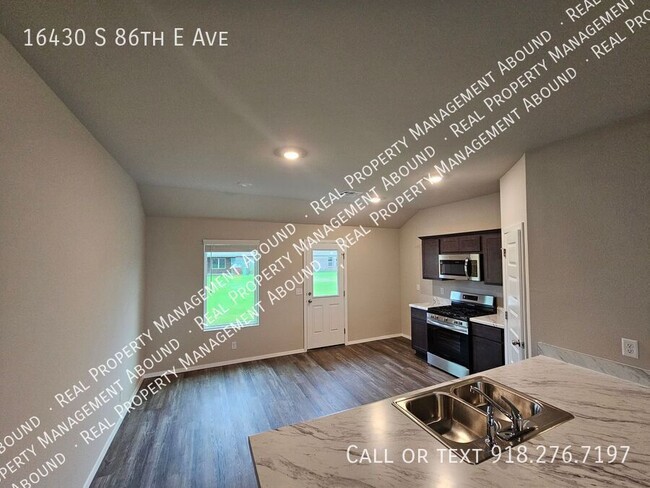 Building Photo - 16430 S 86th E Ave