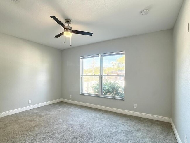 Building Photo - 4650 10th Ave S