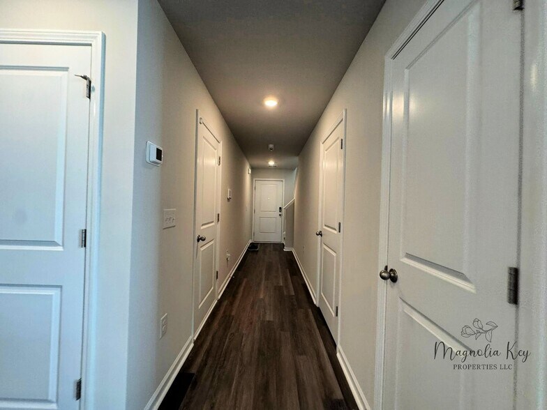 Building Photo - 555 Gemstone Blvd