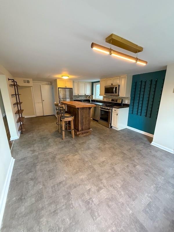 Building Photo - 223 Day Ave