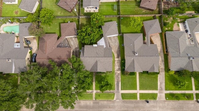 Building Photo - 2815 Field Line Dr