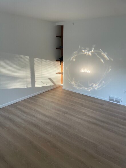 Living Room - 330 Diane St