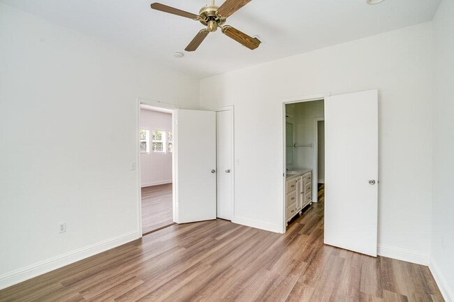 Building Photo - 809 Theresa Ave