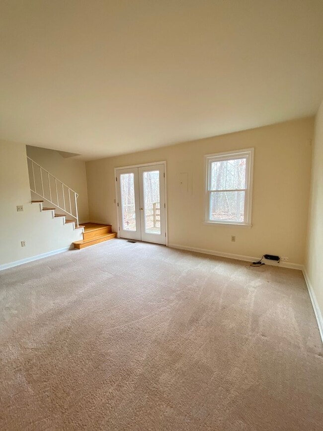 Building Photo - Two Bed Townhome in Fredericksburg