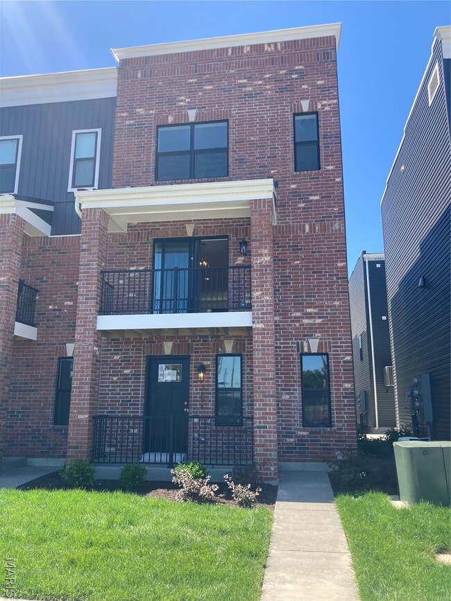 Building Photo - 5004 Daggett Ave