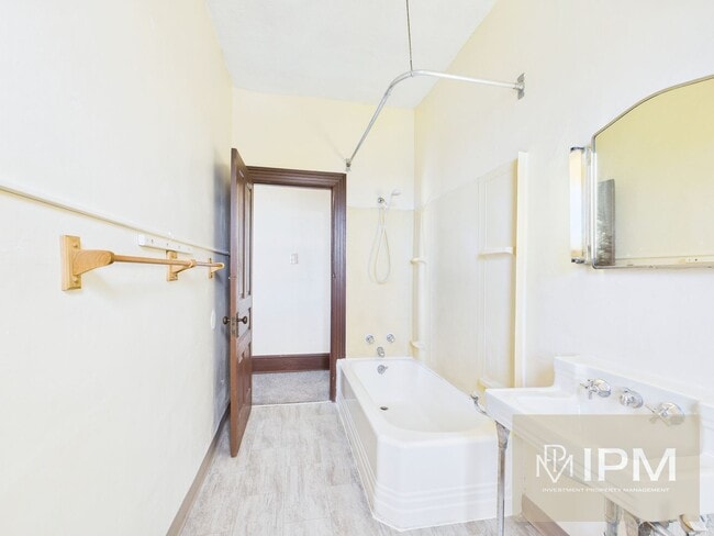 Building Photo - 24 N Main St