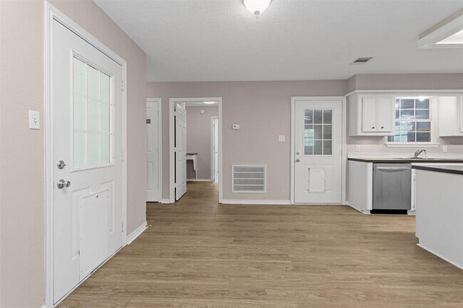 Building Photo - 13247 Cedar Ln