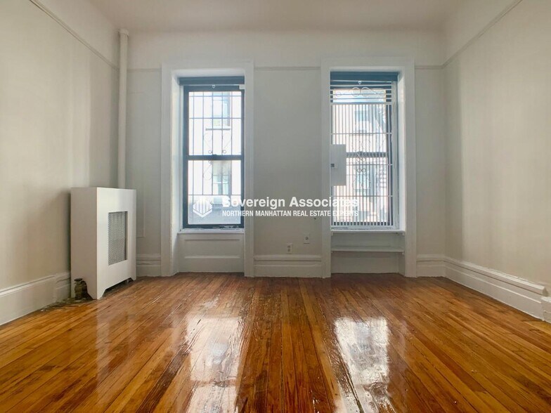 Building Photo - 209 W 108th St