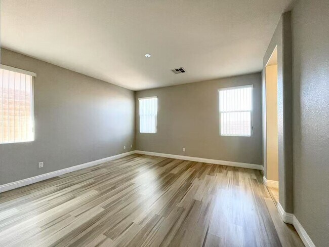 Building Photo - Wonderful 1-story Home