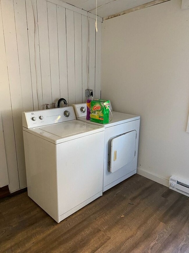 Building Photo - North Cat Duplex