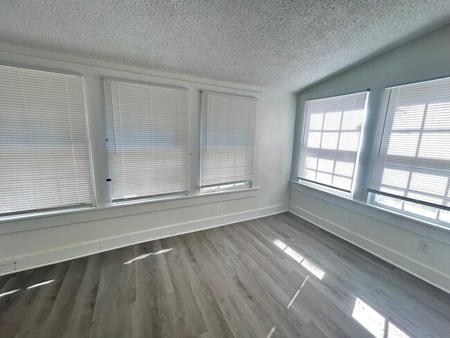 Building Photo - 4500 W 28th Ave