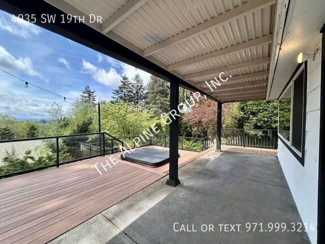 Building Photo - 4935 SW 19th Dr