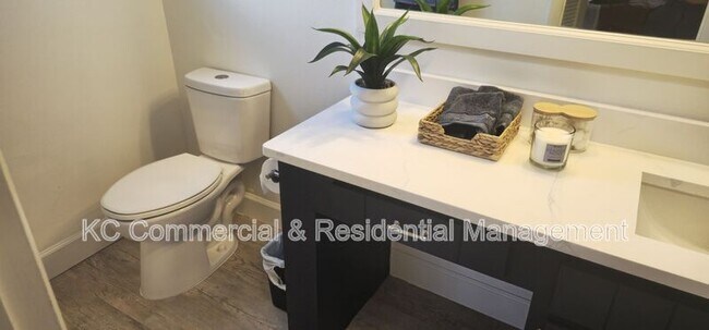 Building Photo - 589 Coconut St