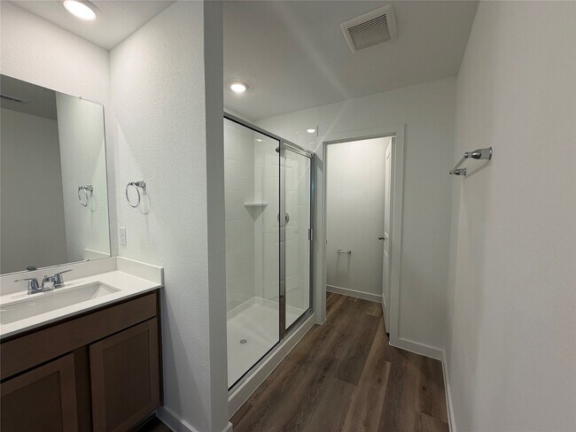 Building Photo - 2619 McHenry Lndg Ln