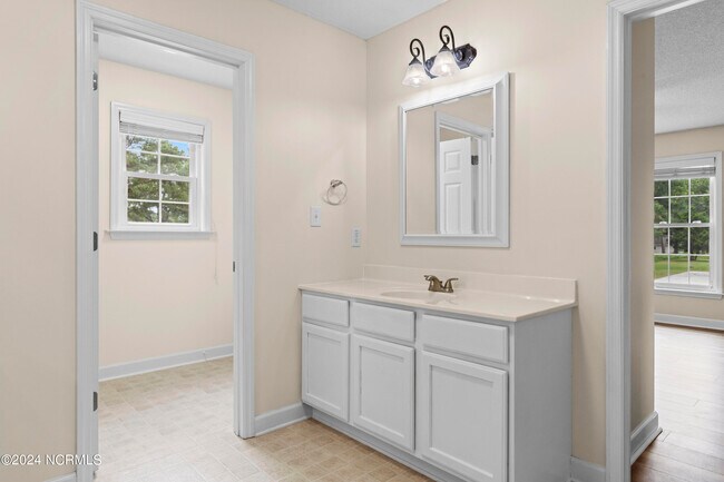 Building Photo - 210 Egret Point Dr