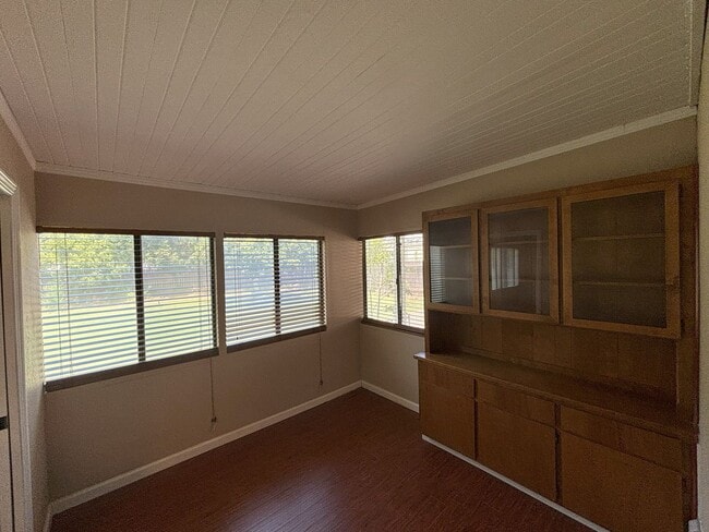 Building Photo - Charming 2 Bedroom House in Sacramento