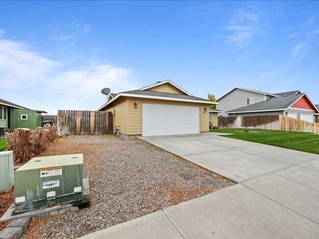 Building Photo - 7912 Quadra Dr