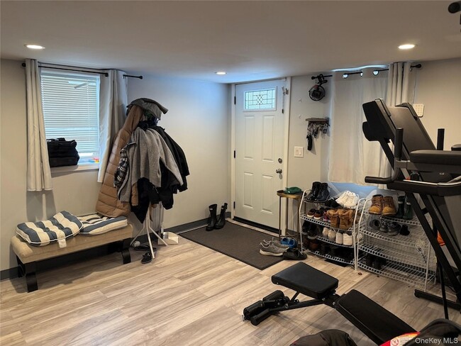 Building Photo - 10 Hillside Terrace