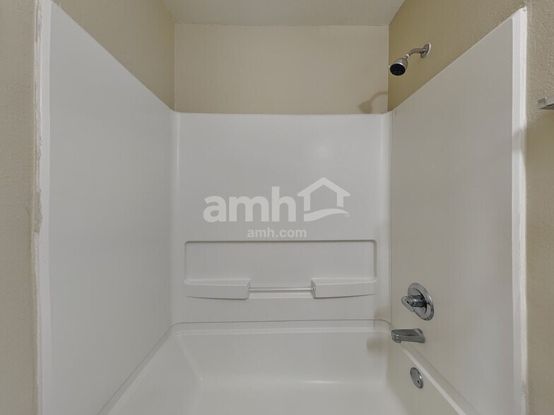 Building Photo - 20927 Banyan Crest Ln