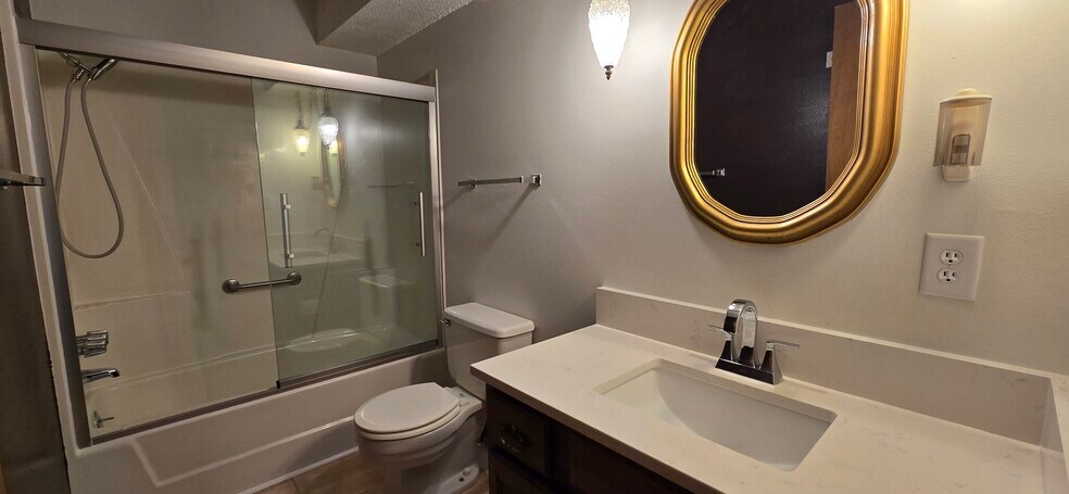 Bathroom - 4527 51st St