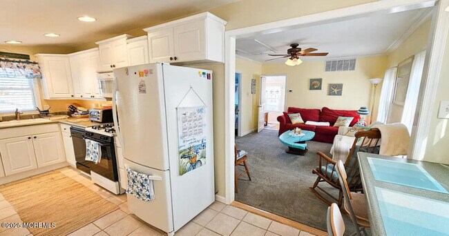 Building Photo - 1022 S Green St