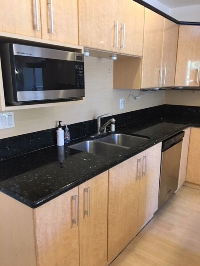 Building Photo - Very nice 3 bedroom, 2 bath Monterey Park ...