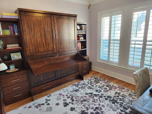 Building Photo - 5855 Vlg Rdg Wy