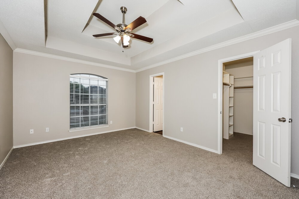 Building Photo - 2844 Claremont Dr