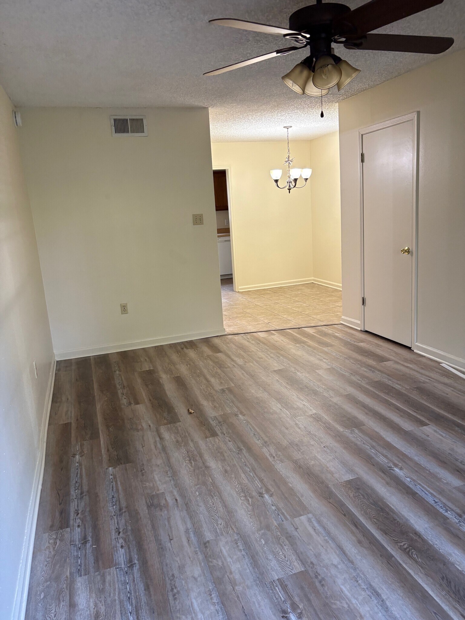 Building Photo - 5431 Nicholson Dr