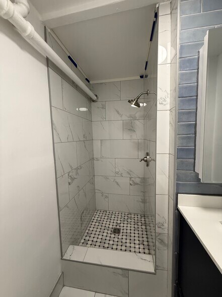 Building Photo - 1303 N Beverly Glen Blvd