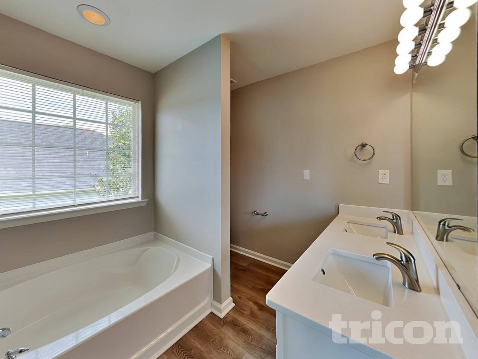 Building Photo - 703 Carly Court