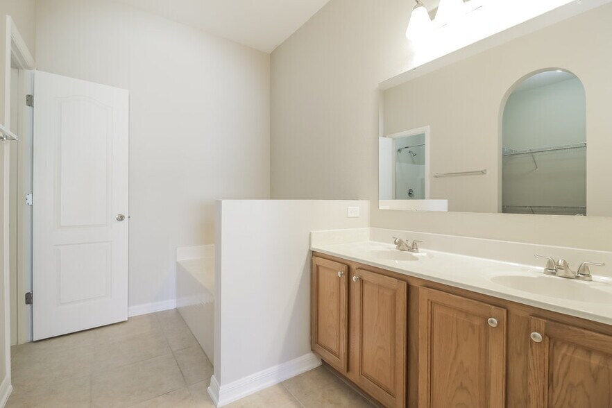 Building Photo - 4831 Petal Pawpaw Ln
