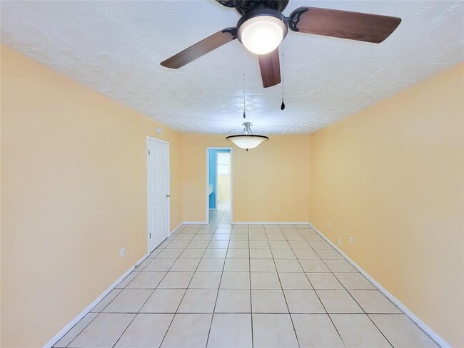 Building Photo - 16614 Cairnway Dr