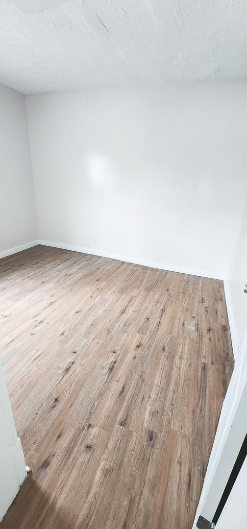 Building Photo - Beautifully Updated 2-Bedroom Ranch – Modern Touches & Spacious Backyard!