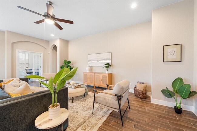 Building Photo - 521 Betony Lp