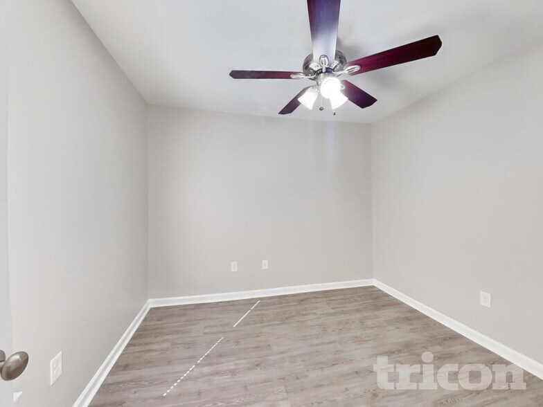 Building Photo - 500 Sunray Dr