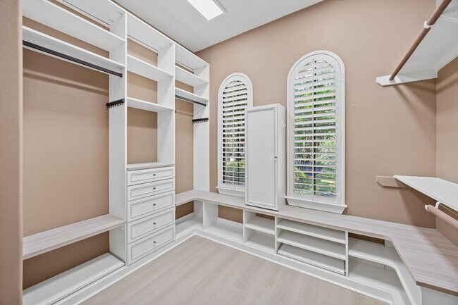 Building Photo - 206 Lido St