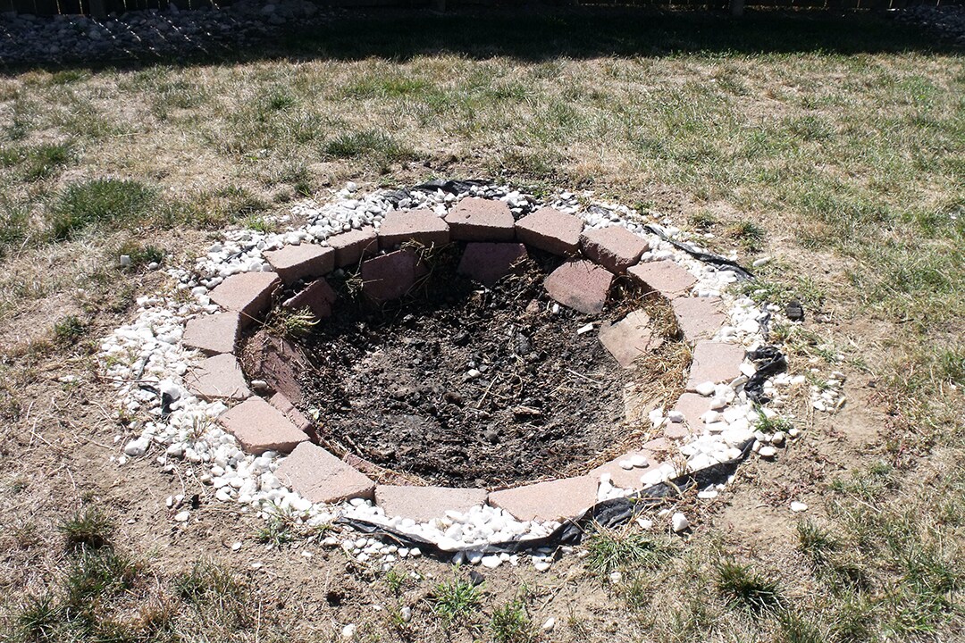 Backyard Firepit - 4482 North Grant Avenue