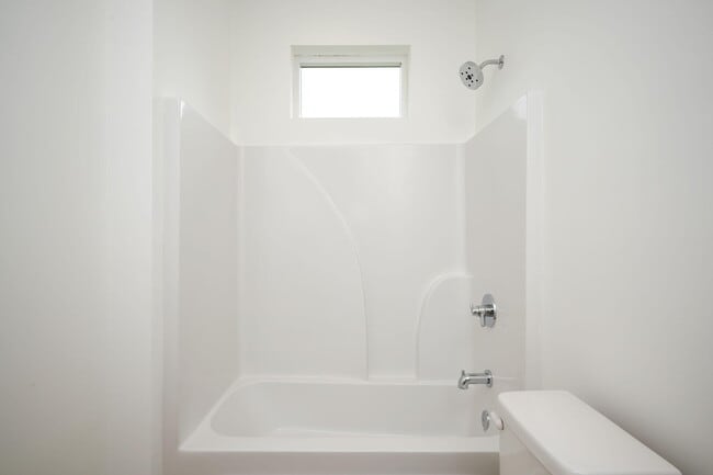 Building Photo - 114 Enchanted Way