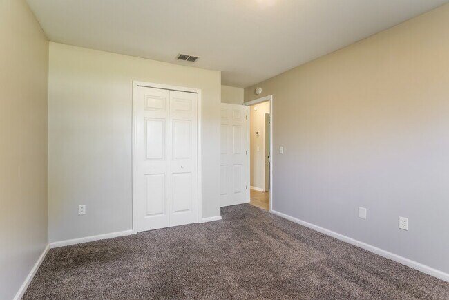 Building Photo - 3289 Avalon Dr